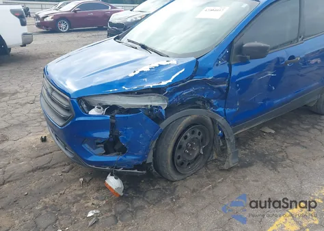 2018 Ford Escape S z USA, uszkodzony, nr VIN 1FMCU0F7XJUB79370